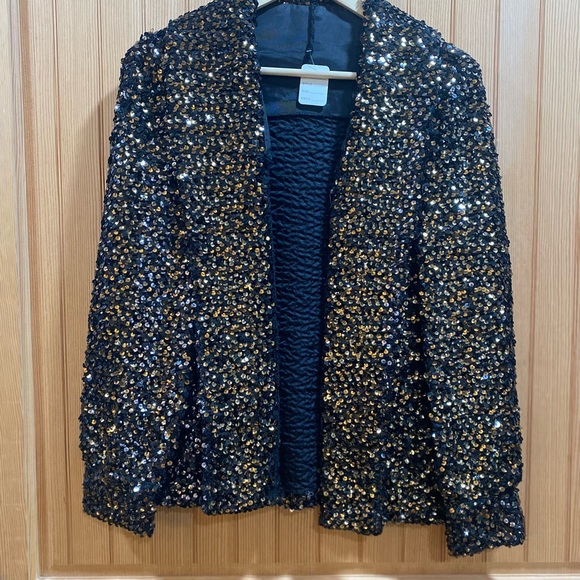 Elegant Gold & Black Sequinned Fully Lined Jacket - Picture 2 of 7